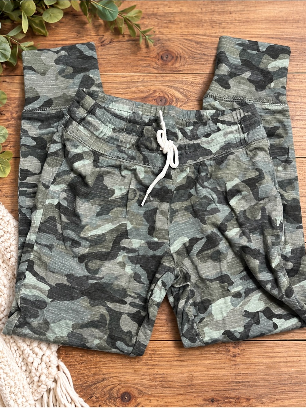 Girls 6/7 NWT- Old Navy Green Camo Drawstring Jogger Pants